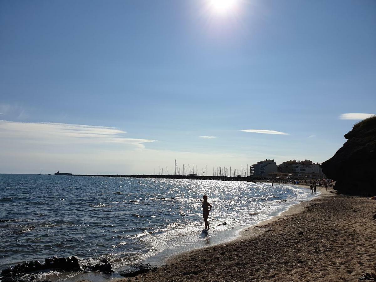 Résidence de standing la Pêcherie Spacieux T3 comme un cocon familial vue mer et sur l'avant port Sur le bout du bout de Cap d'Agde seule cap en Occitanie Exterior foto